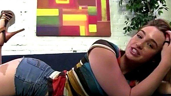 Сцена анального траха с чернокожим партнером