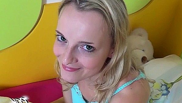 Разбудил соседку и выпросил у нее спаривание