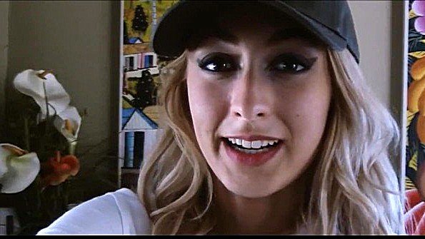 Подружки устроили лесбийский трах в лагере