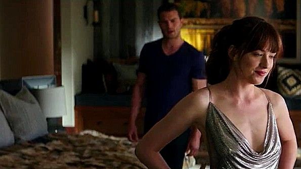 Кокетливая Dakota Johnson в обнаженном виде