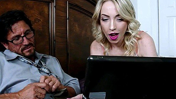 Дочь увидела порнуху на компьютере отца и стала ебаться