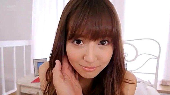 Кокетливая японка готова бурно потрахаться