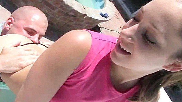 Девица сумела спровоцировать пацана на анал