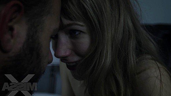 Дочь пришла в постель к отцу и стала ебаться