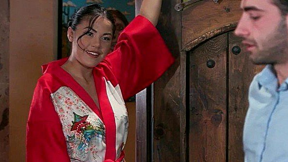 Гейша одарила клиента массажем и сексом