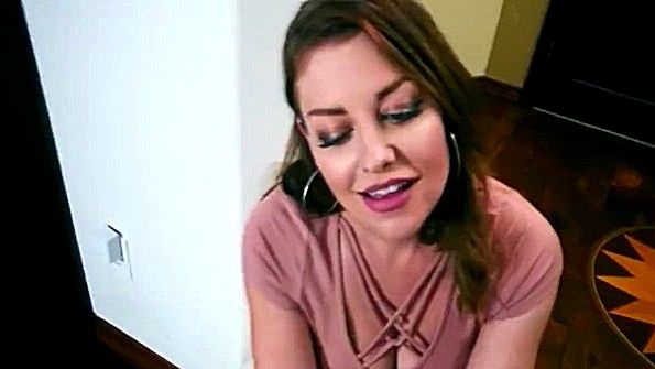 Мать рада посмотреть на хуй сына и отсосать