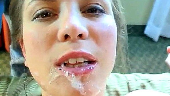 Любительницы сосут хуи и остаются со спермой во рту