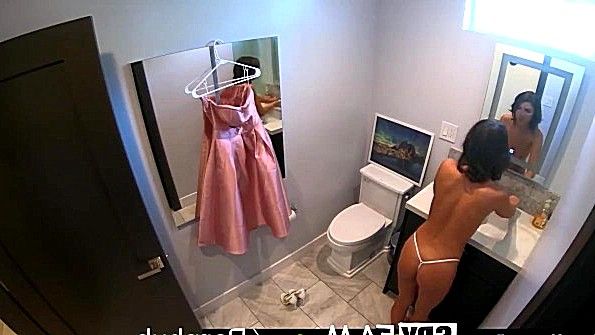 Поймал мать за мастурбацией и оттрахал хорошенько