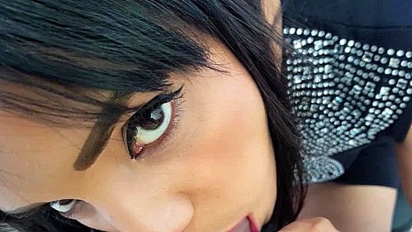 Мексиканская кокетка трахается прямо в кресле