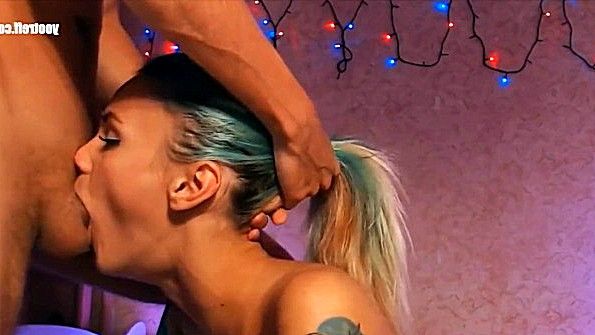 Немецкая стерва делает мужику восхитительный минет