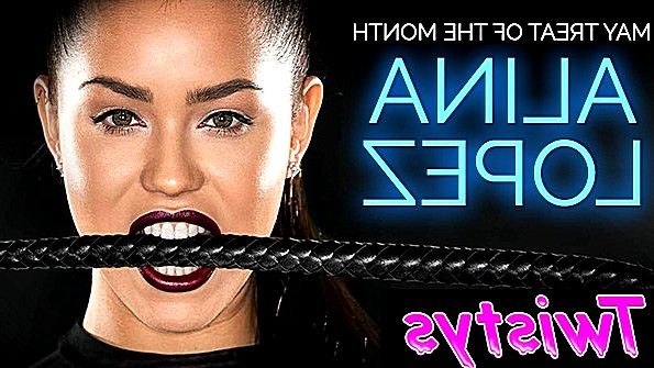 Пошла с подругой в постель и устроила трах при свечах