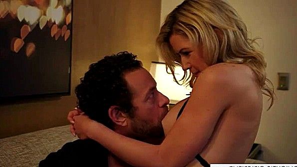 Ночной трах парочки до полного ублажения желаний