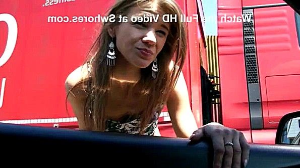 Снял проститутку и оттрахал в своей машине жестко