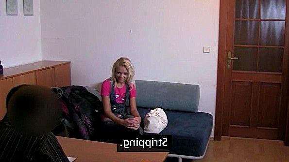 Возрастная дама согласна на анальный трах с агентом