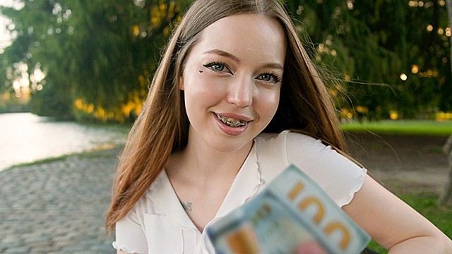 Показала грудь за сотку баксов. Дальше я уже по накатанной