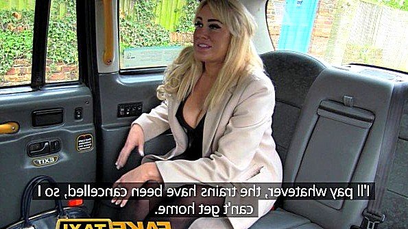 Таксист договорился с пассажиркой и поимел ее