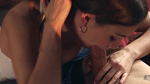 Сладкие сучки жадно трахаются в подборке