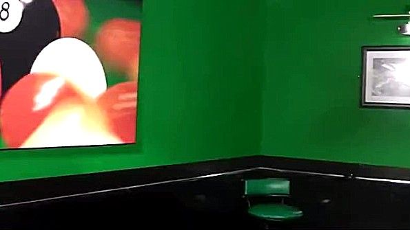 Выиграл в бильярд у толстухи и заставил ебаться